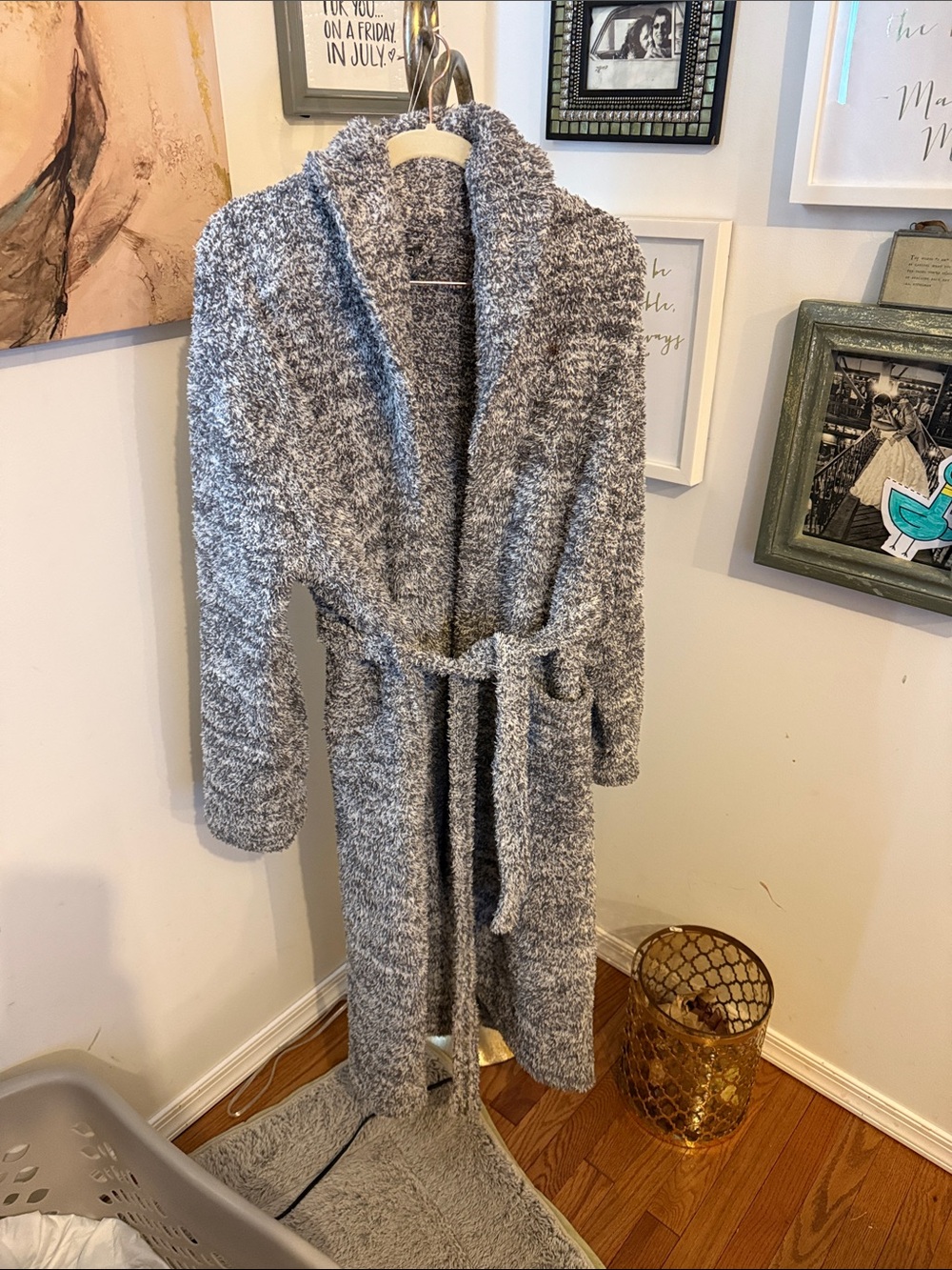 Barefoot dreams robe. One size fits all